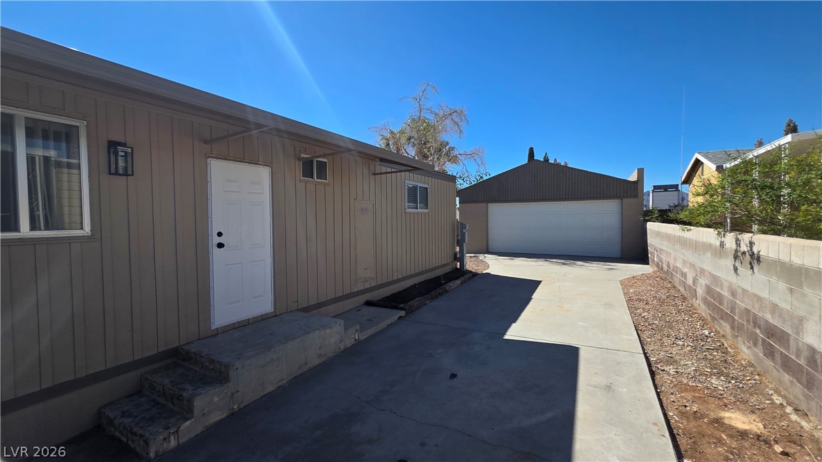 Photo 2 of 1316 Aspen Drive
