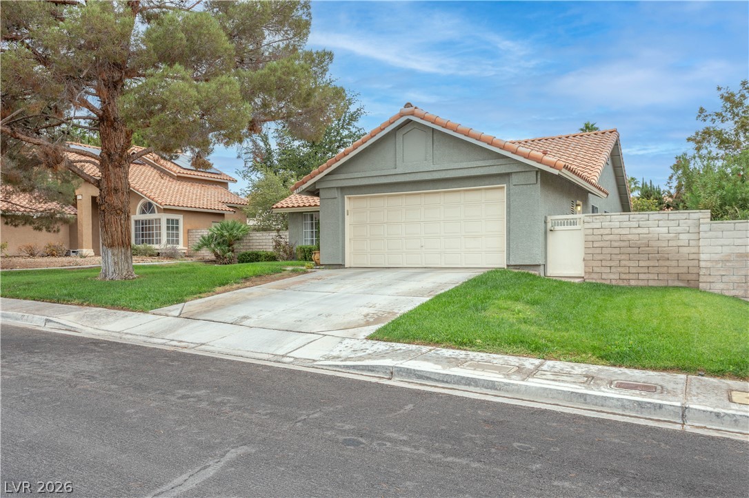 Photo 2 of 1316 Grey Hunter Drive