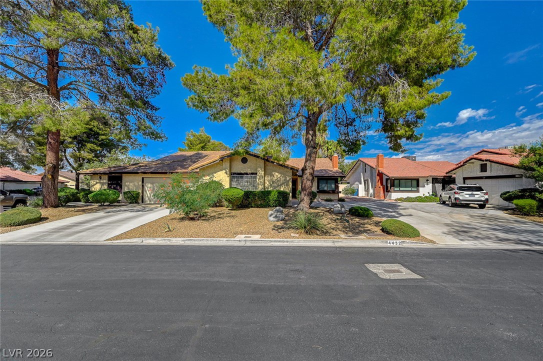 4432 Live Oak Drive, Las Vegas