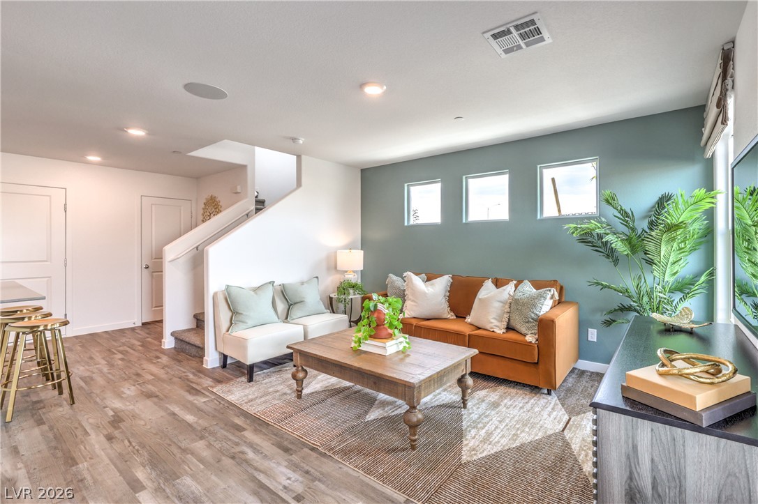 Photo 6 of 33, 916 Black Heron Street
