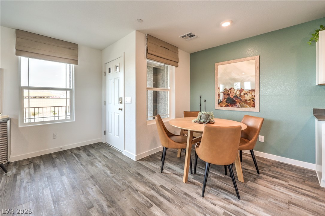 Photo 9 of 33, 916 Black Heron Street