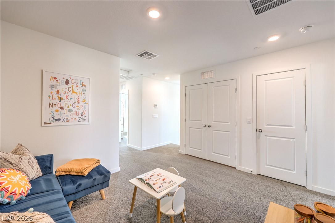 Photo 19 of 33, 916 Black Heron Street