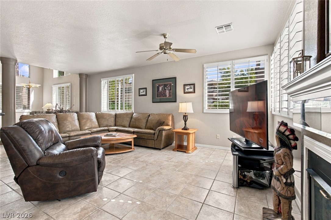 Photo 11 of 34, 9425 San Laguna Court #105