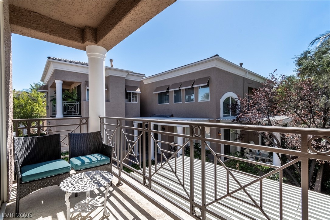 Photo 21 of 34, 9425 San Laguna Court #105