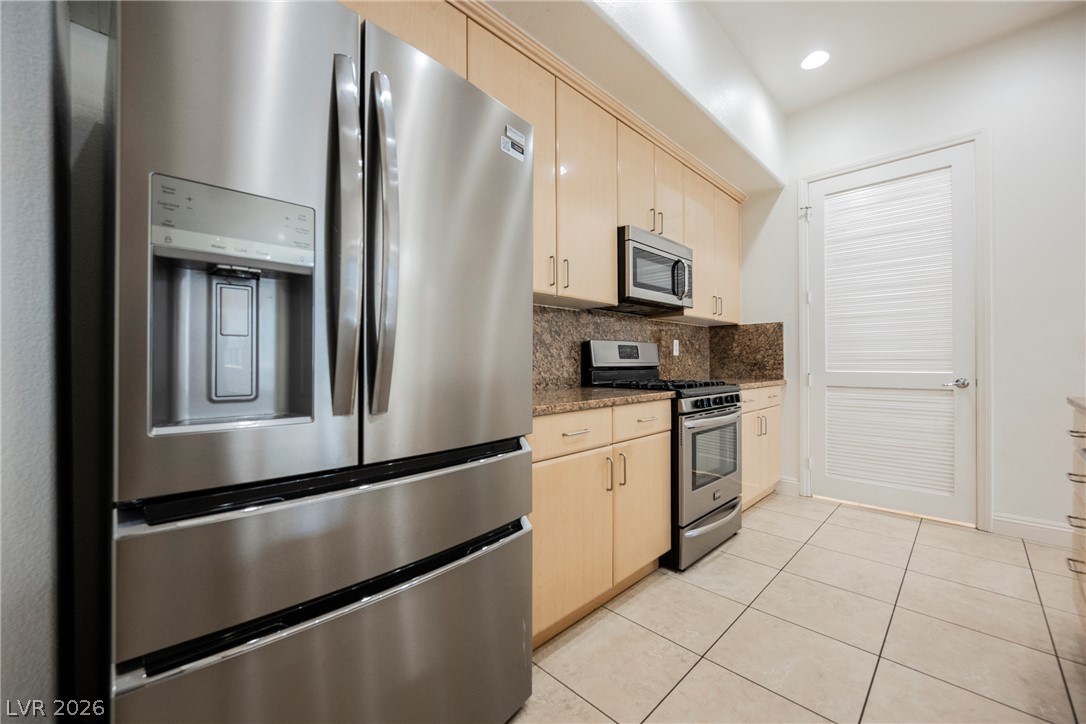 Photo 16 of 70, 44 E Serene Avenue #402