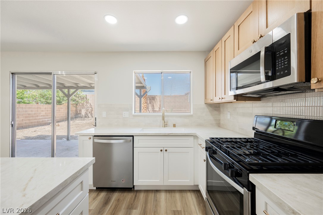 Photo 9 of 15, 716 Kelso Way