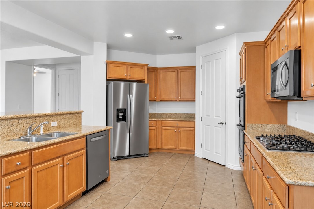 Photo 4 of 113 Peak Villa Avenue