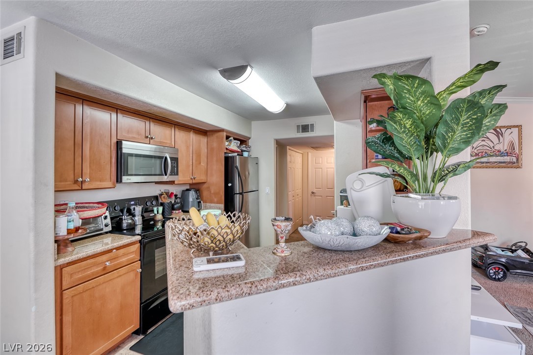 Photo 7 of 20, 4400 S Jones Boulevard #2061