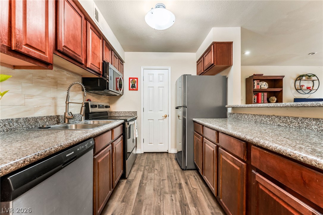 Photo 14 of 34, 2451 N Rainbow Boulevard #1005