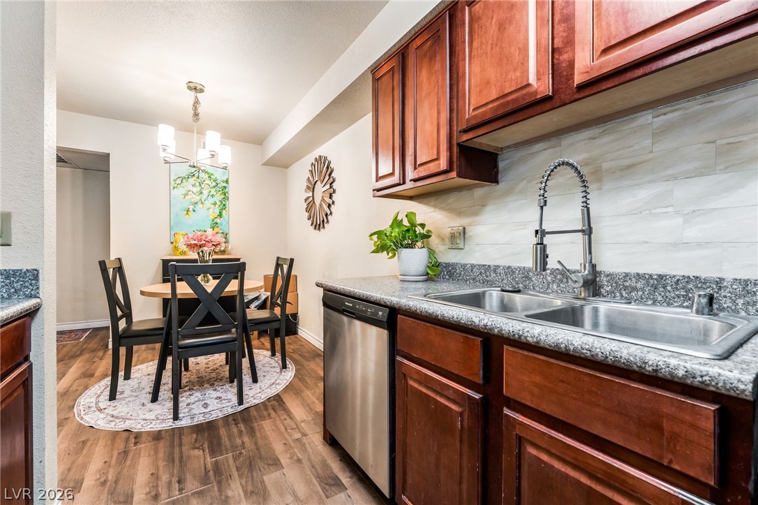 Photo 16 of 34, 2451 N Rainbow Boulevard #1005