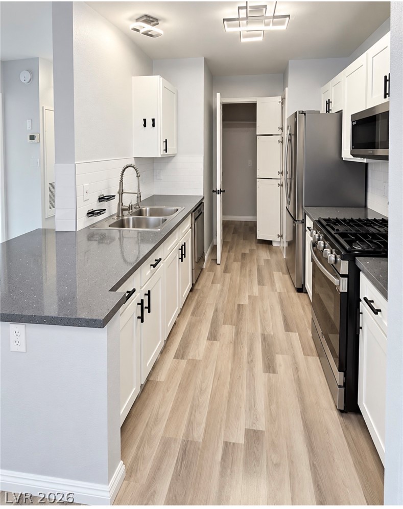 Photo 7 of 39, 2200 S Fort Apache Road #2157