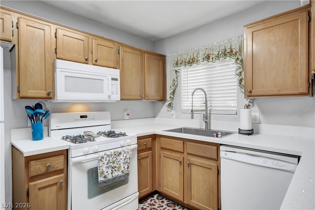 Photo 17 of 37, 4555 E Sahara Avenue #132