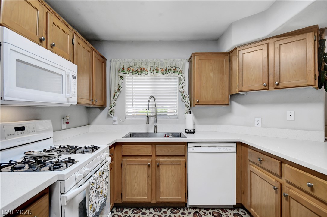 Photo 18 of 37, 4555 E Sahara Avenue #132