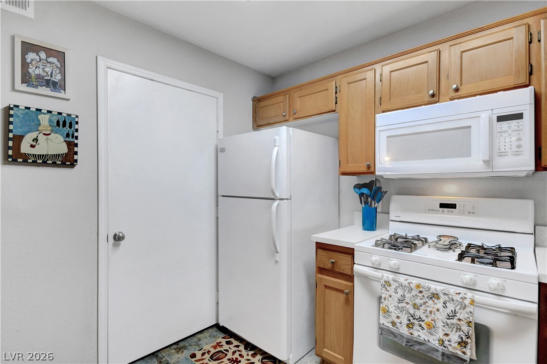 Photo 21 of 37, 4555 E Sahara Avenue #132