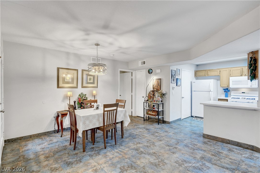 Photo 9 of 37, 4555 E Sahara Avenue #132