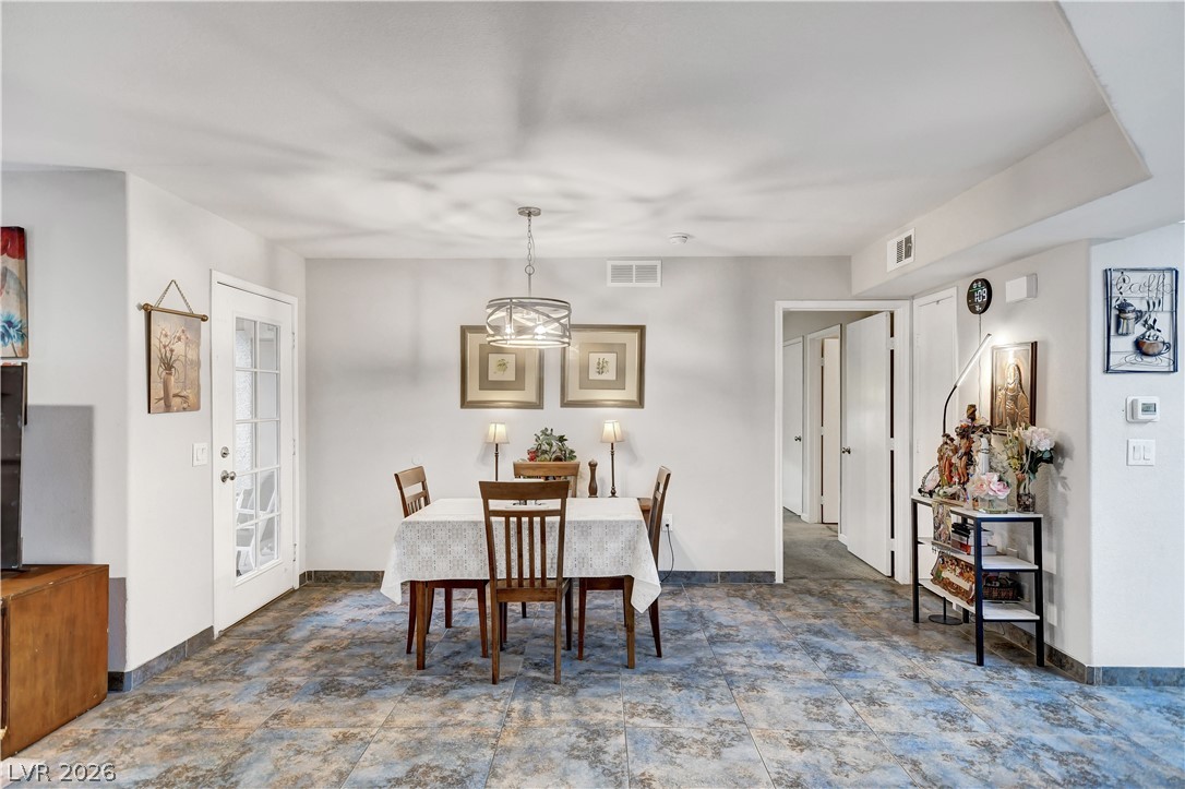Photo 10 of 37, 4555 E Sahara Avenue #132