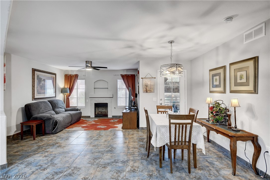 Photo 11 of 37, 4555 E Sahara Avenue #132