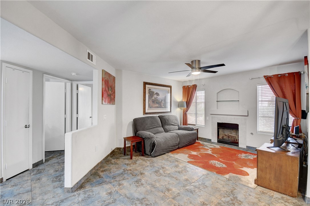 Photo 13 of 37, 4555 E Sahara Avenue #132