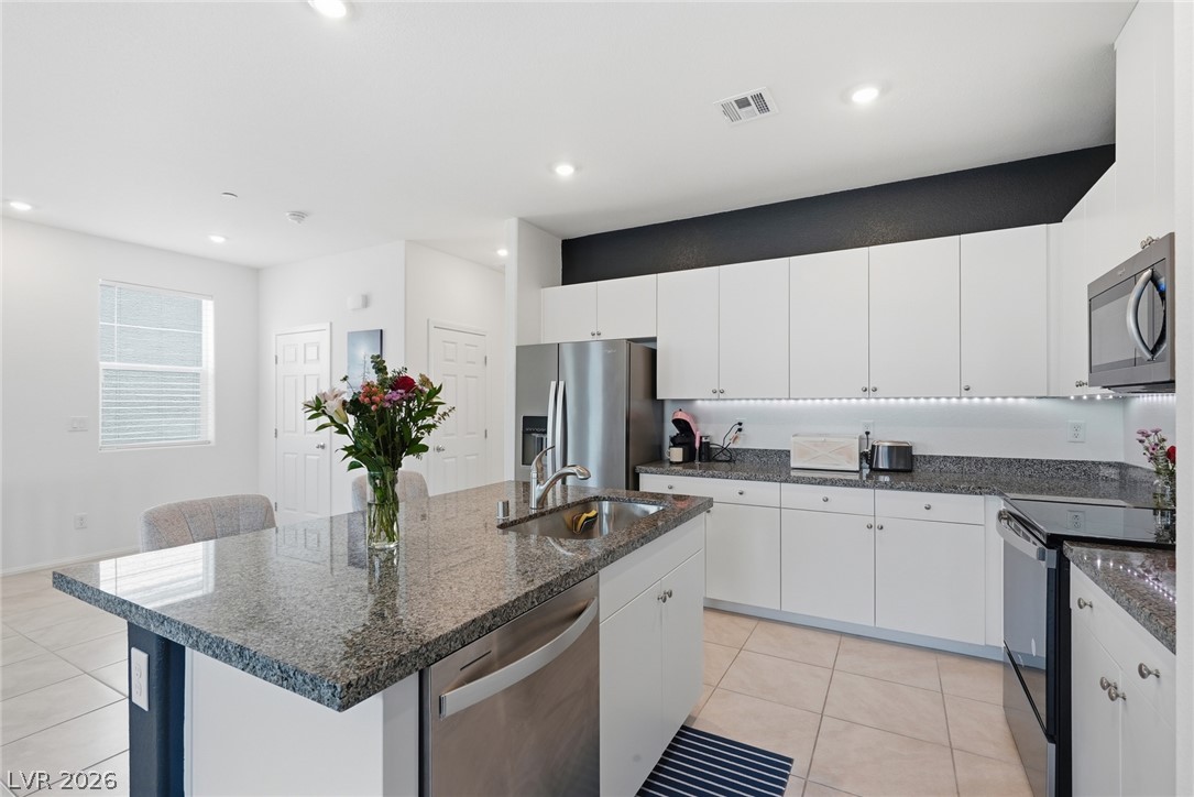 Photo 9 of 41, 6155 Garden Oasis Street