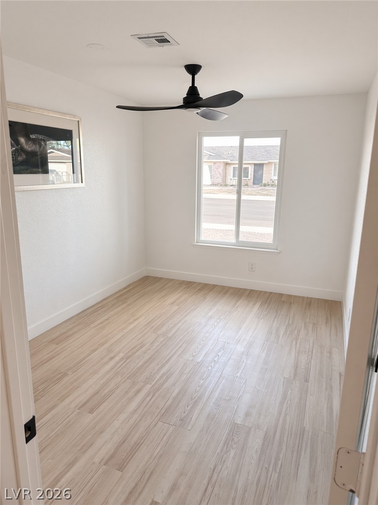 Photo 19 of 24, 864 Parkhurst Street