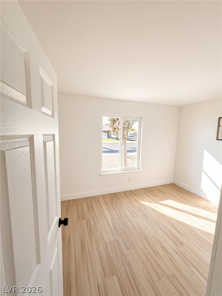 Photo 15 of 24, 864 Parkhurst Street