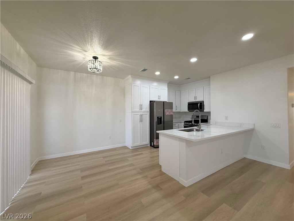 Photo 4 of 5415 W Harmon Avenue #1017