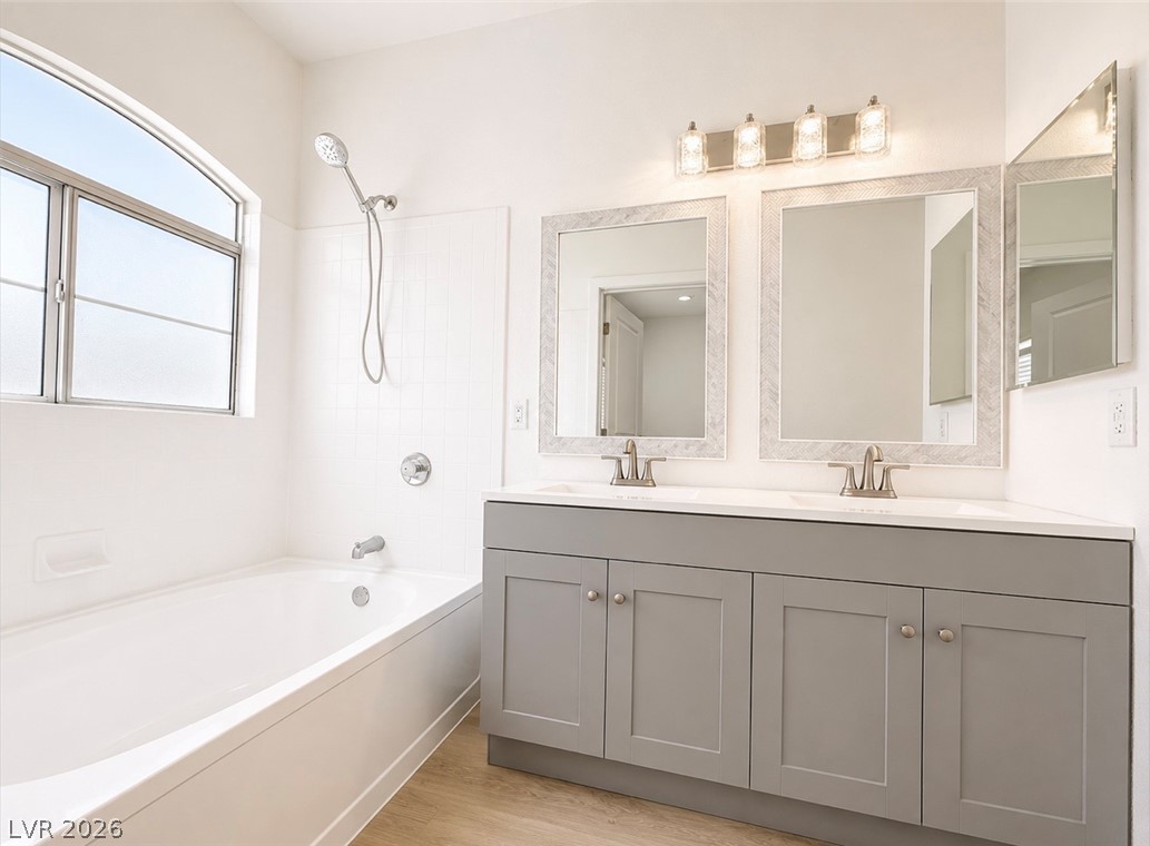 Photo 9 of 16, 5415 W Harmon Avenue #1017