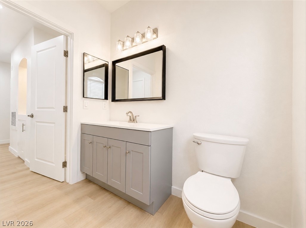 Photo 11 of 16, 5415 W Harmon Avenue #1017