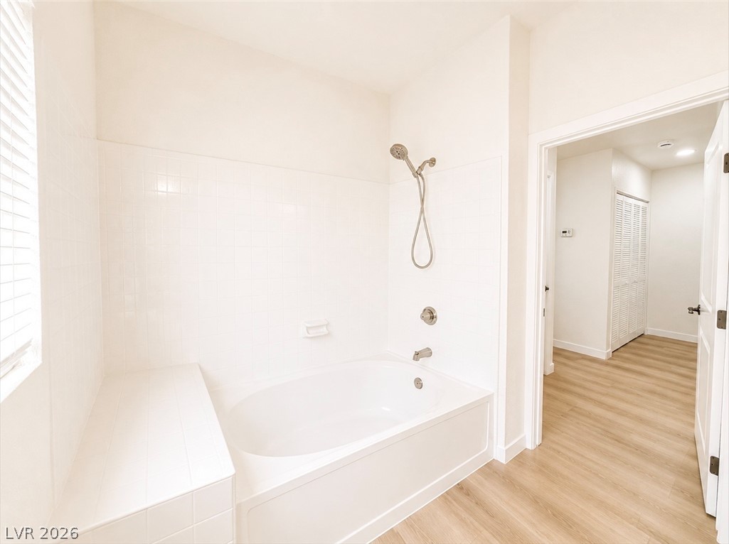 Photo 12 of 16, 5415 W Harmon Avenue #1017