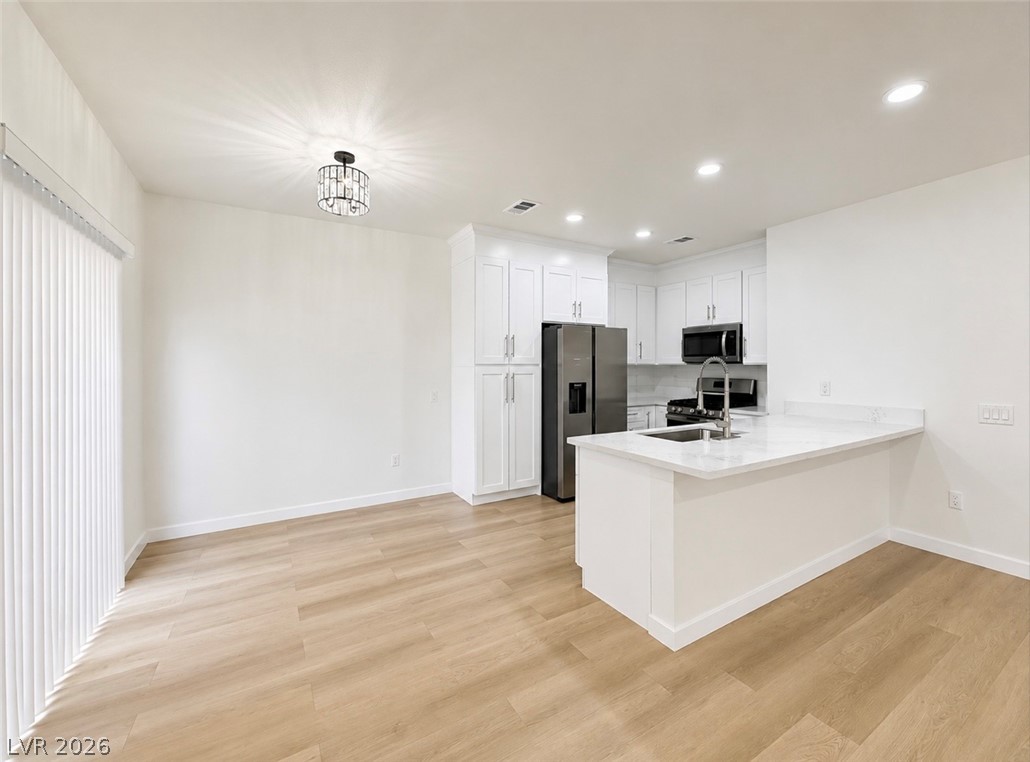 Photo 13 of 16, 5415 W Harmon Avenue #1017