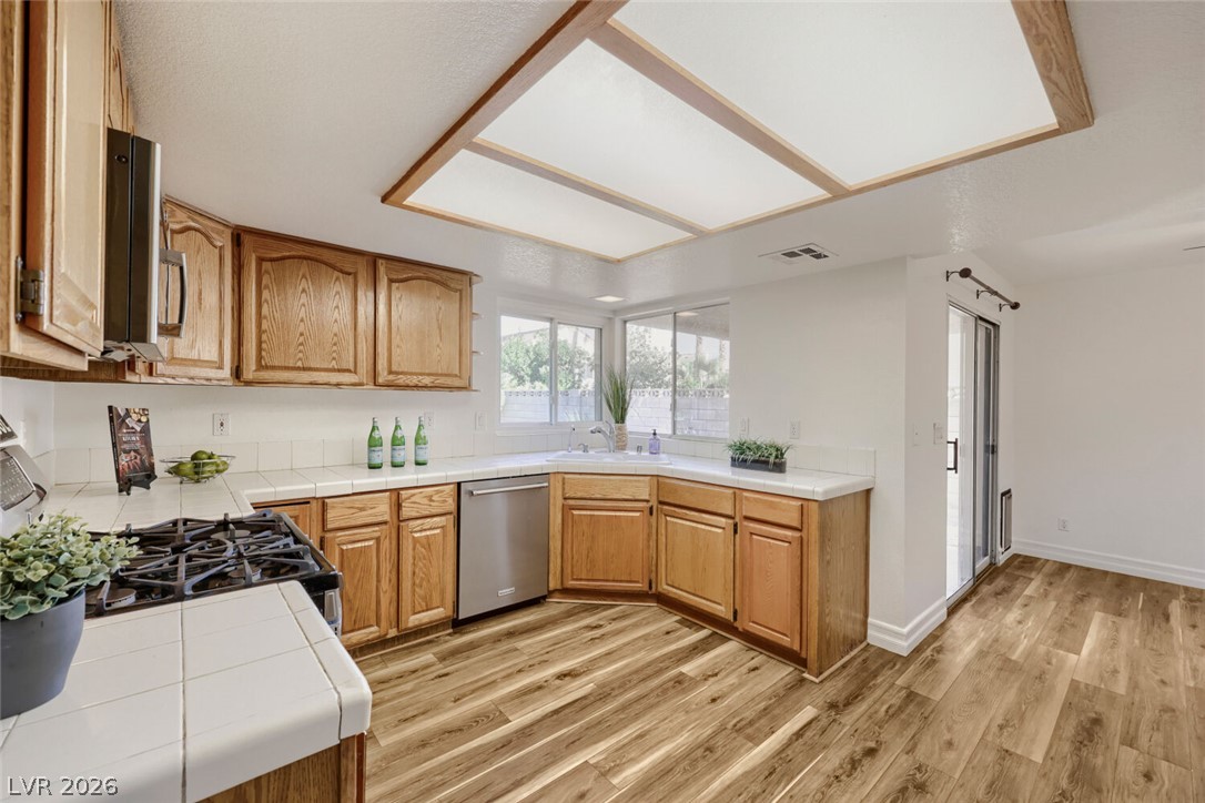 Photo 4 of 2105 Fountain Springs Drive