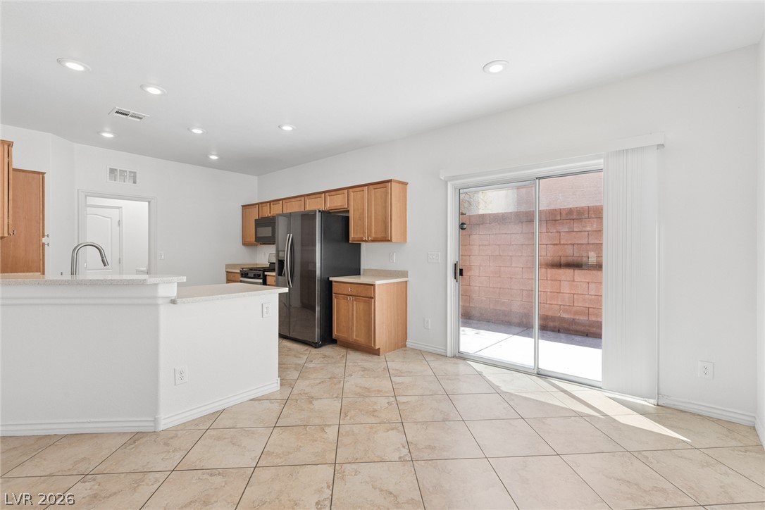 Photo 9 of 24, 9719 Aleutian Street