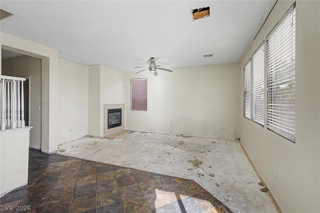 Photo 4 of 4017 Cherokee Rose Avenue