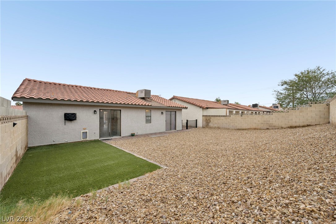 Photo 6 of 25, 1612 Joshua Tree Court