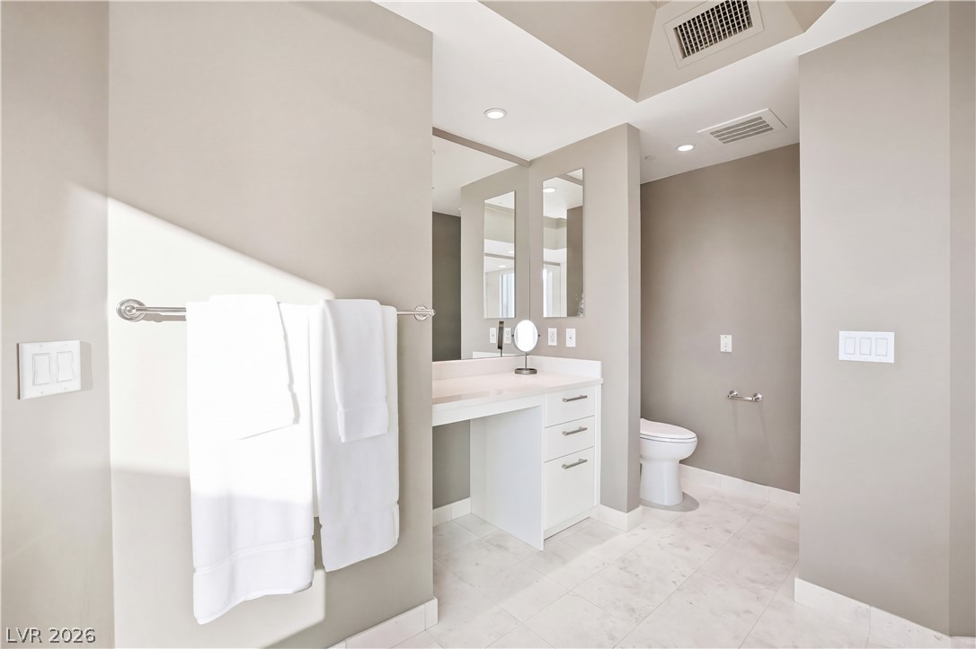 Photo 23 of 52, 222 Karen Avenue #2607