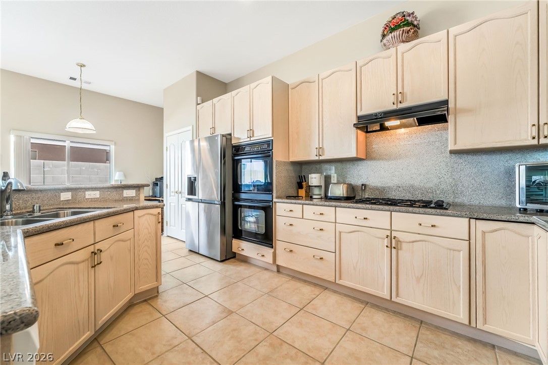 Photo 17 of 41, 5525 Chicory Falls Court