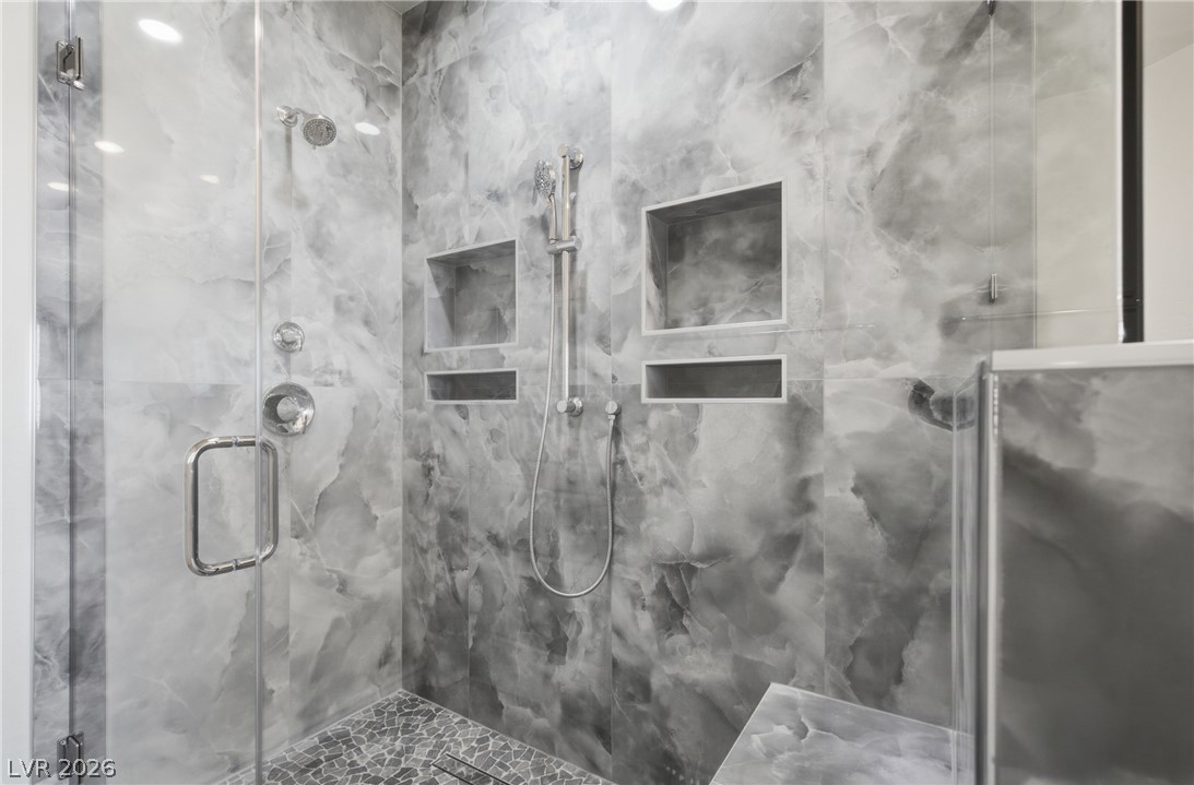 Photo 14 of 93, 2555 Hampton Road #7304