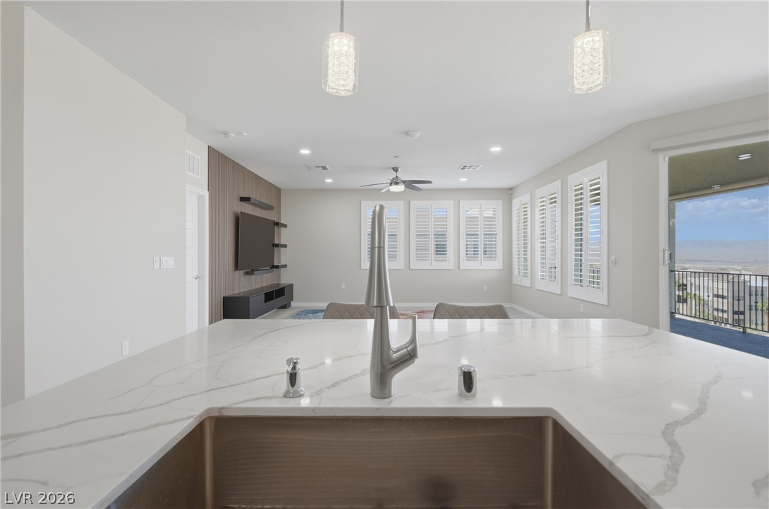 Photo 37 of 93, 2555 Hampton Road #7304