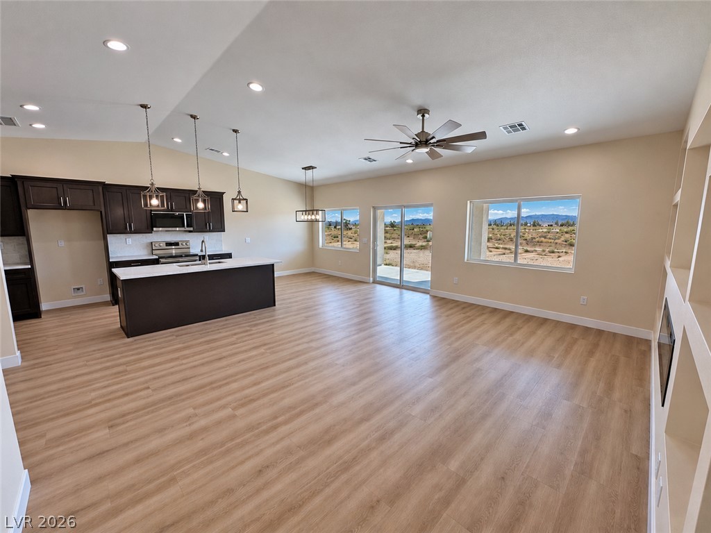 Photo 6 of 57, 2641 W Carnation Way