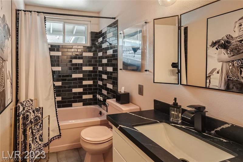 Photo 13 of 26, 3716 Greencrest Drive