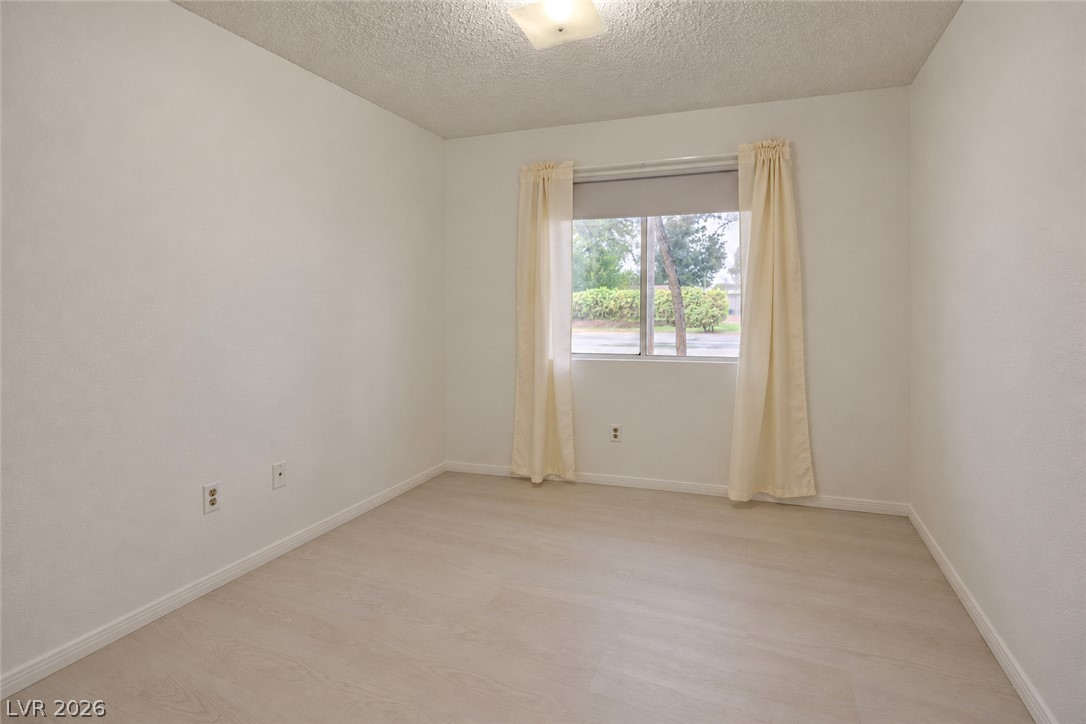 Photo 6 of 20, 2040 Liston Avenue