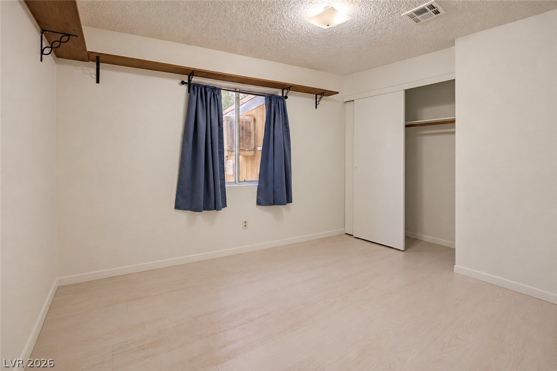 Photo 8 of 20, 2040 Liston Avenue