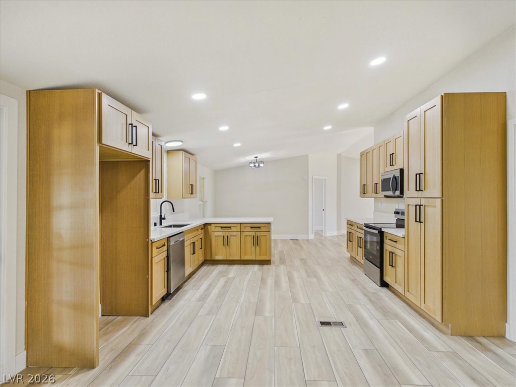 Photo 48 of 97, 2350 W Adkisson Street