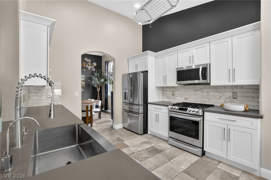 11212 Dell Cliffs Court, Las Vegas