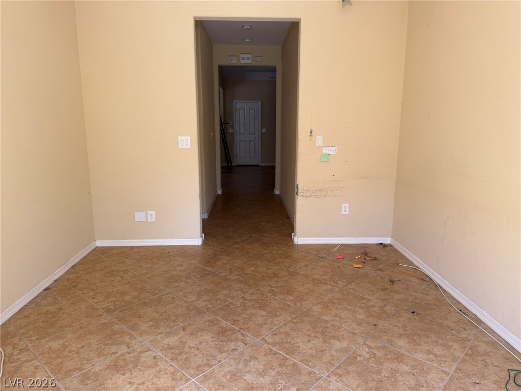 Photo 9 of 20, 2145 Falls City Court