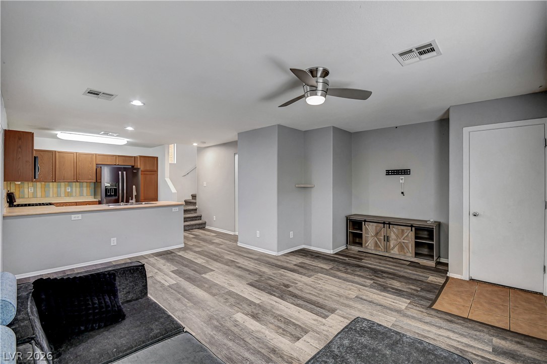 Photo 5 of 9052 Pearl Cotton Avenue