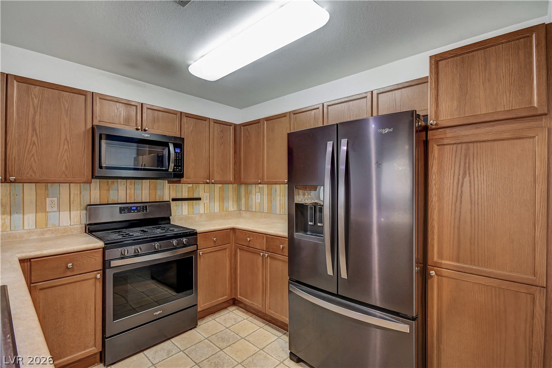 Photo 13 of 27, 9052 Pearl Cotton Avenue