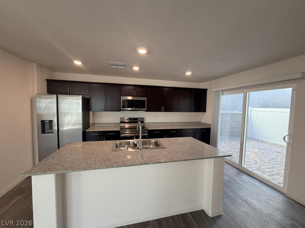 Photo 4 of 6960 Diamond Blue Street