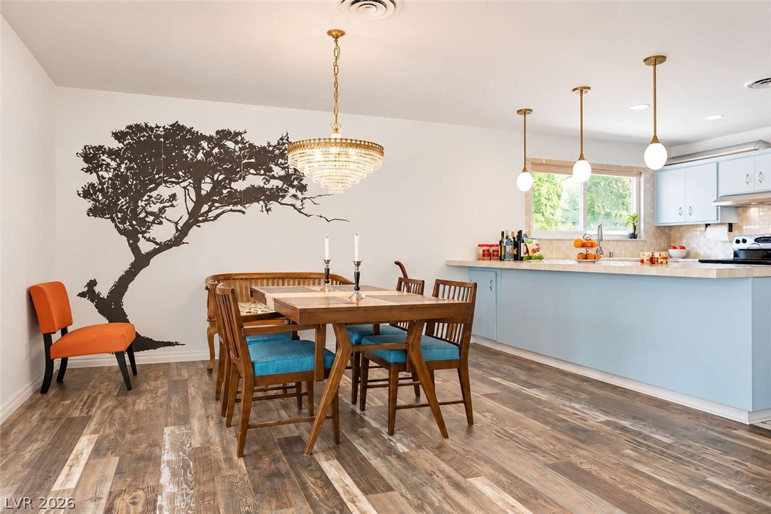 Photo 4 of 1324 Ormsby Street