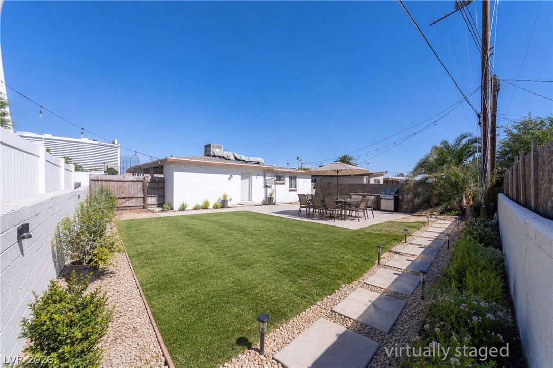 Photo 24 of 33, 2101 Santa Paula Drive